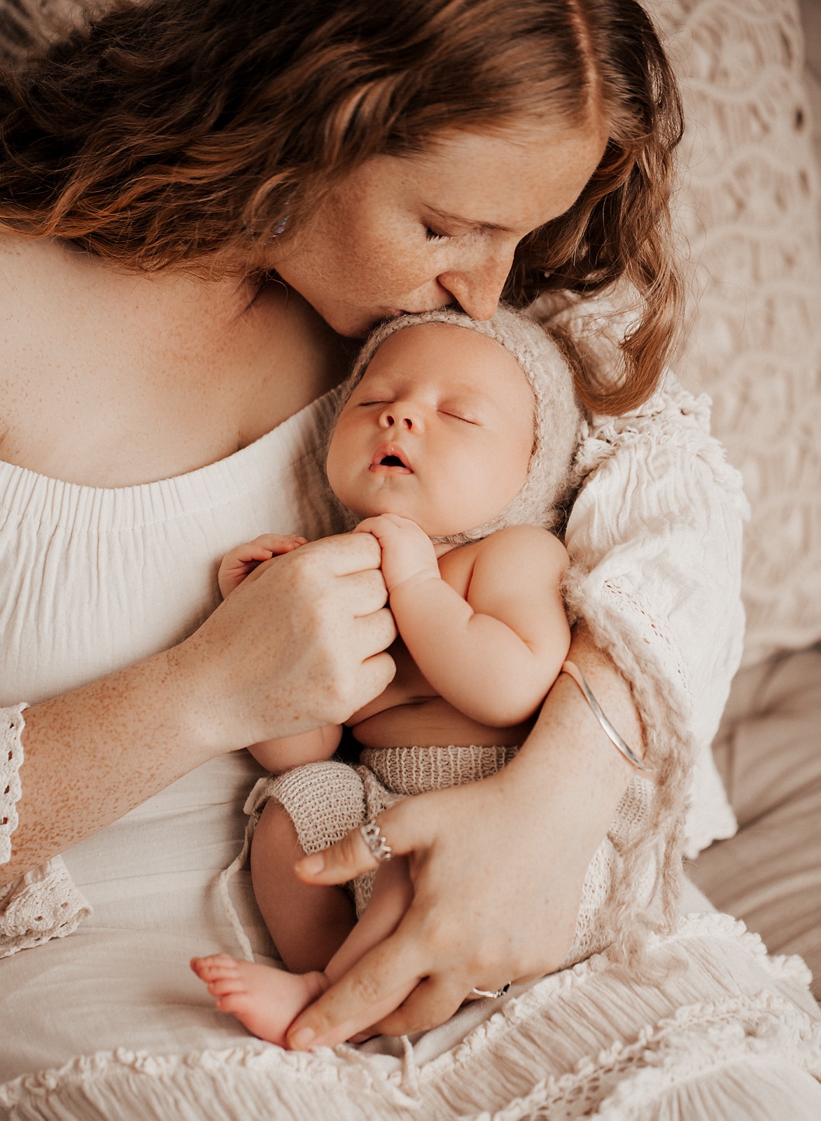 Newborn photo with mum
